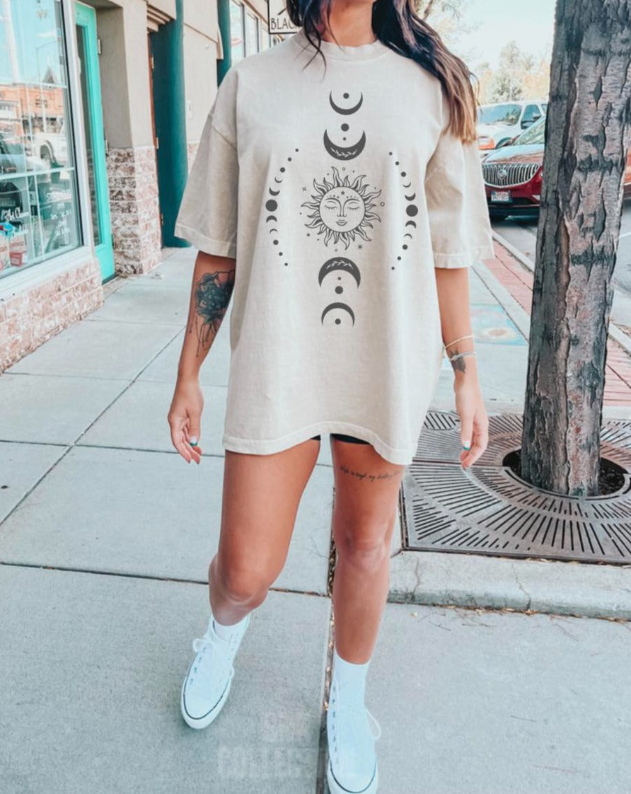 Sun and moon tee in grey T-shirt