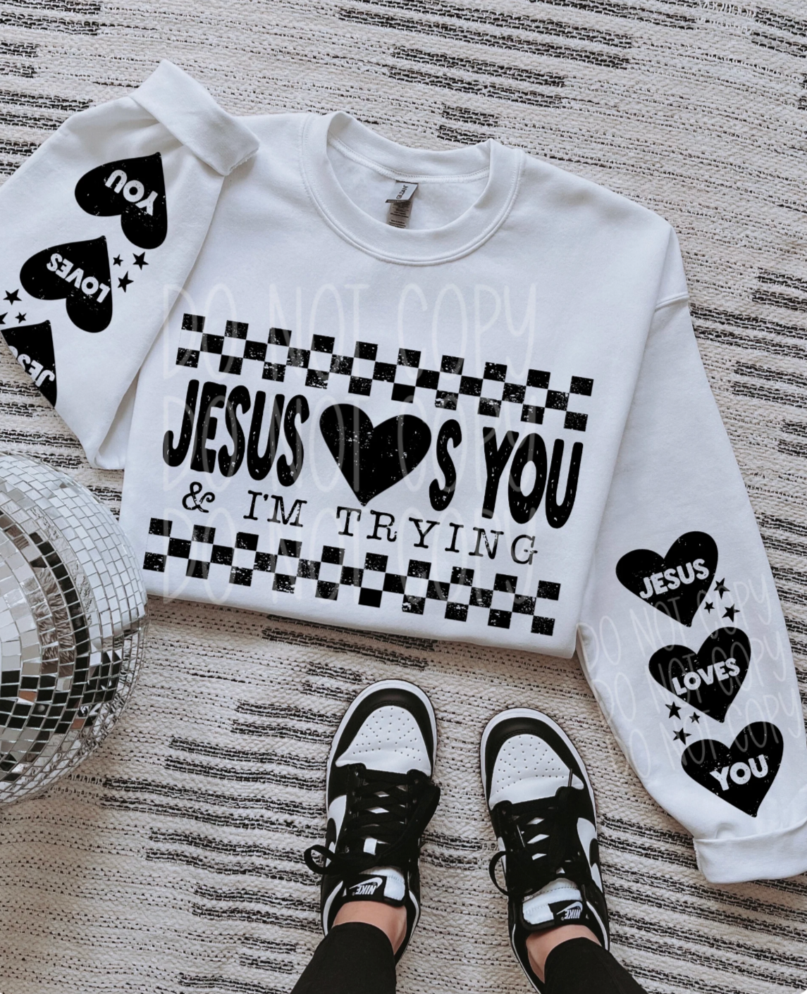 Crewneck - Jesus loves you